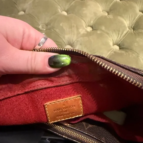 Louis Vuitton Cite Bag - Picture 6 of 8